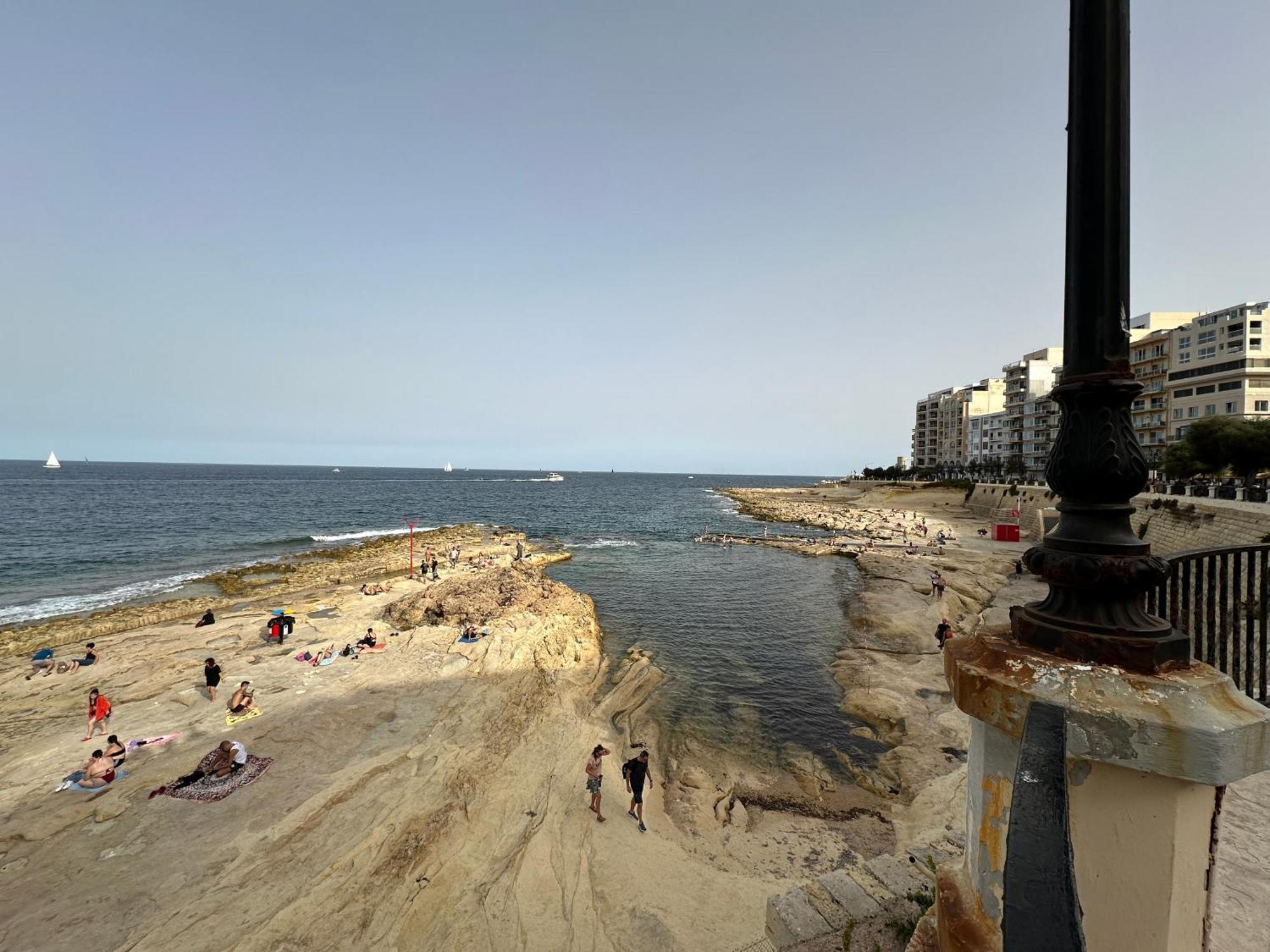 Seaview Sliema 30 Seconds To High Street & Ferry, 2X Double En-Suite Bedrooms, Modern Whole Traditional Townhouse, Kitchen, Living Area, & Roof Terrace Zewnętrze zdjęcie