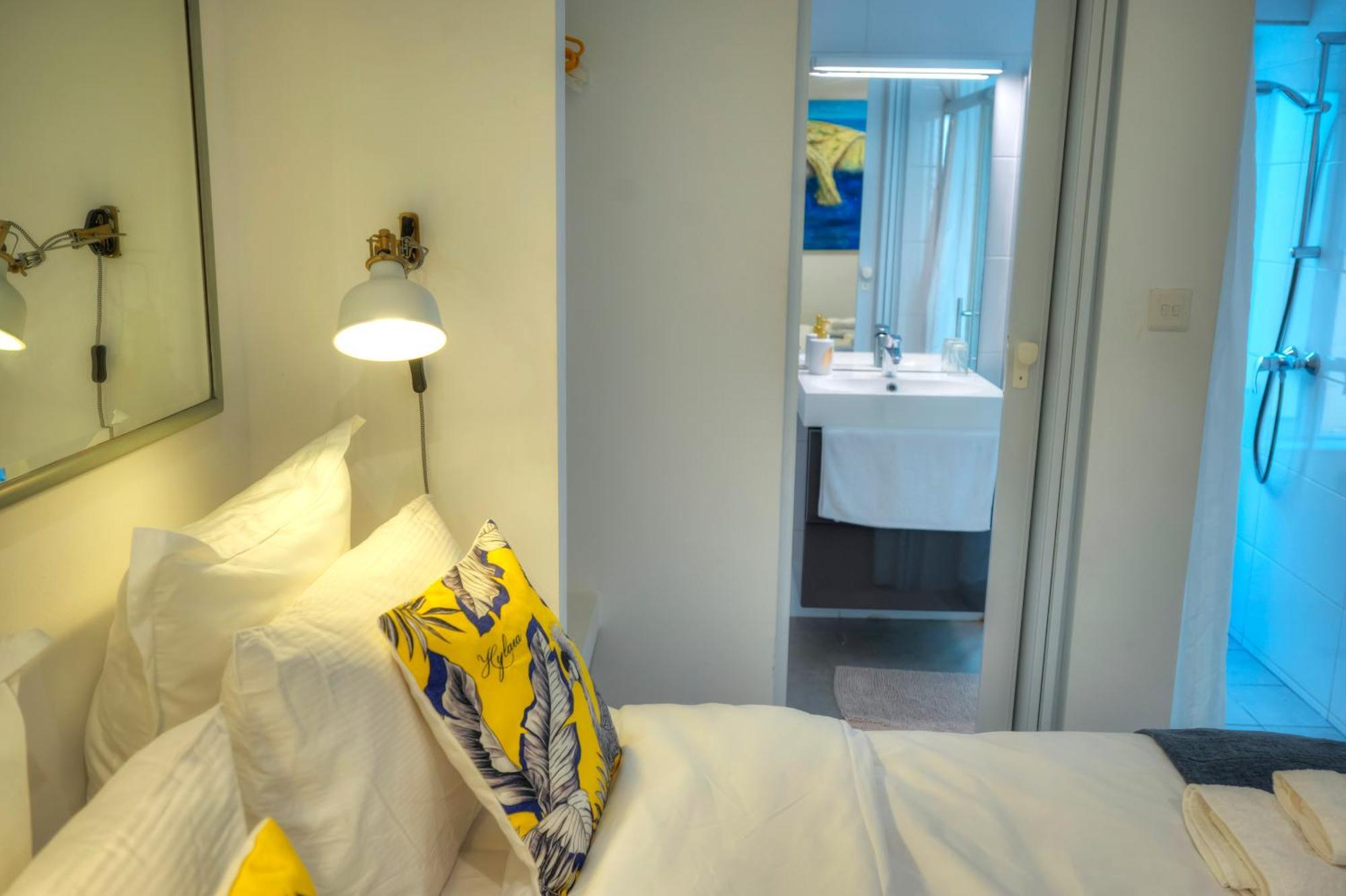 Seaview Sliema 30 Seconds To High Street & Ferry, 2X Double En-Suite Bedrooms, Modern Whole Traditional Townhouse, Kitchen, Living Area, & Roof Terrace Zewnętrze zdjęcie