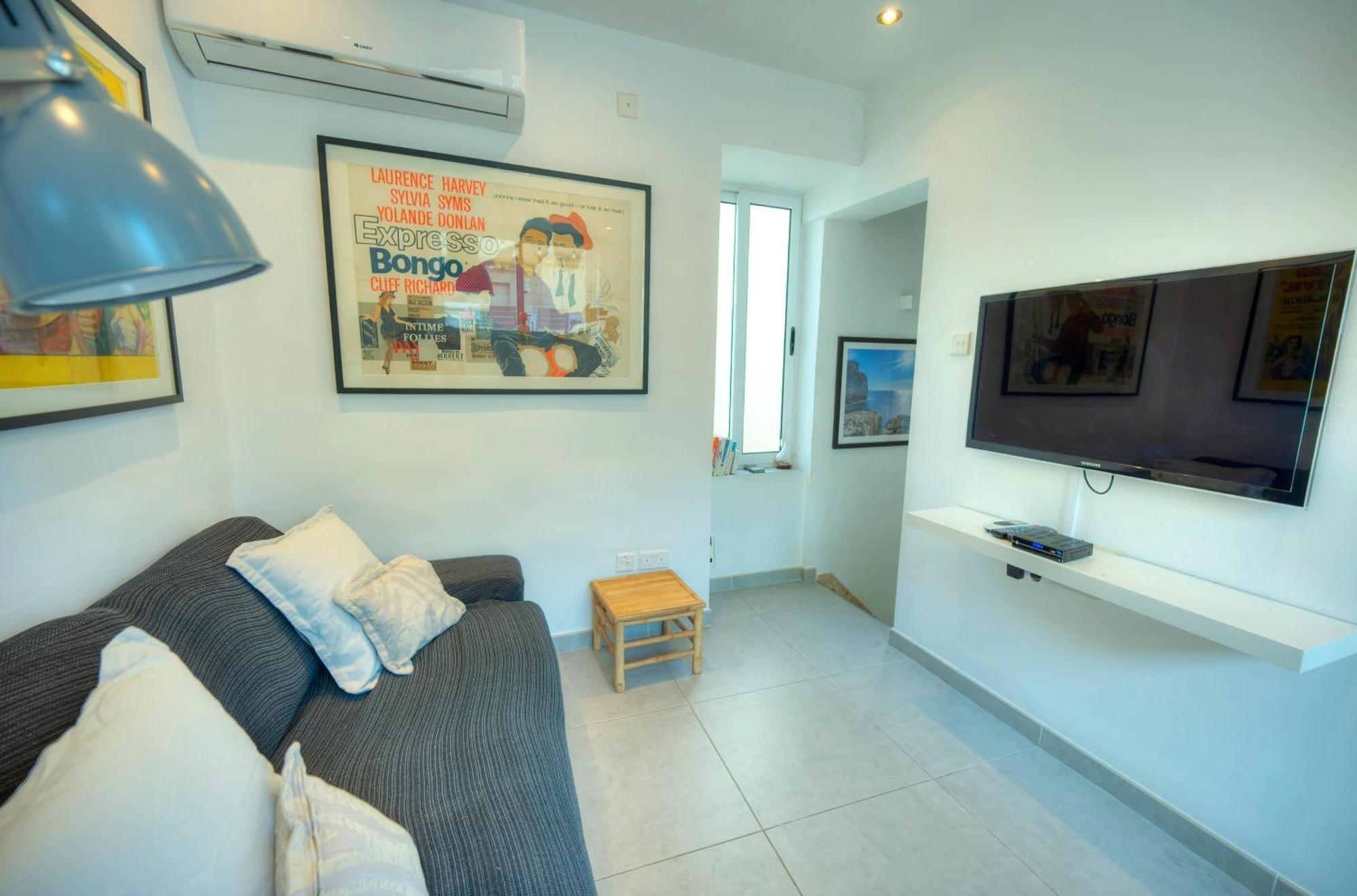 Seaview Sliema 30 Seconds To High Street & Ferry, 2X Double En-Suite Bedrooms, Modern Whole Traditional Townhouse, Kitchen, Living Area, & Roof Terrace Zewnętrze zdjęcie